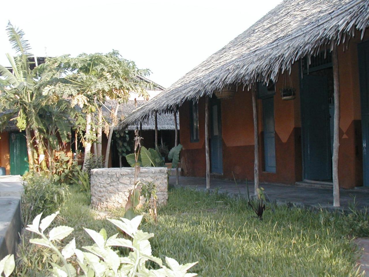 Patio Dos Quintalinhos - Casa Di Gabriele Bed and Breakfast Mozambique-øen Eksteriør billede